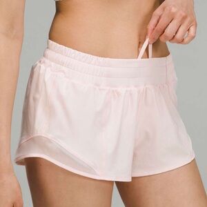 Lululemon Hotty Hot Low-Rise Lined Short 2.5" EUC Size 4